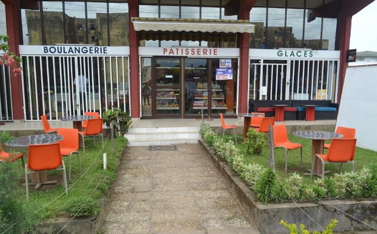 Denver Plaza Hotel Douala Exterior photo