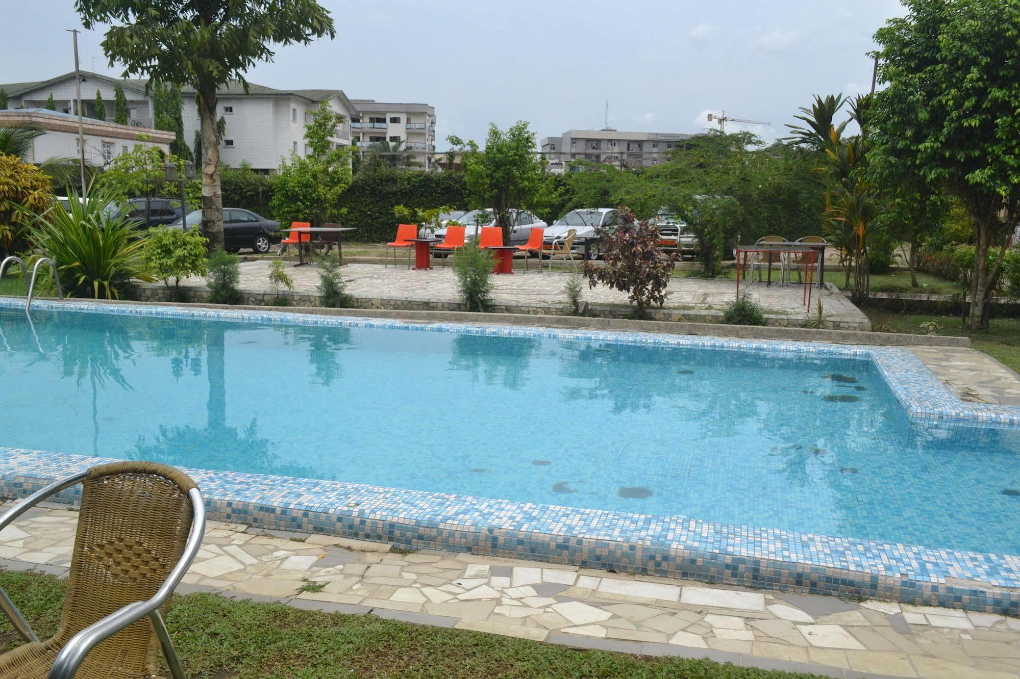 Denver Plaza Hotel Douala Exterior photo